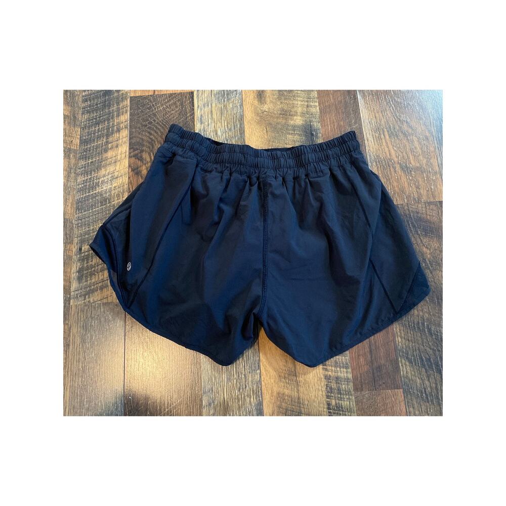 Lululemon Hotty Hot Short II Long 4" Black Sz 8 Tall Mesh Lined